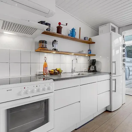 Ferienhaus Pet Friendly In With Kitchen *